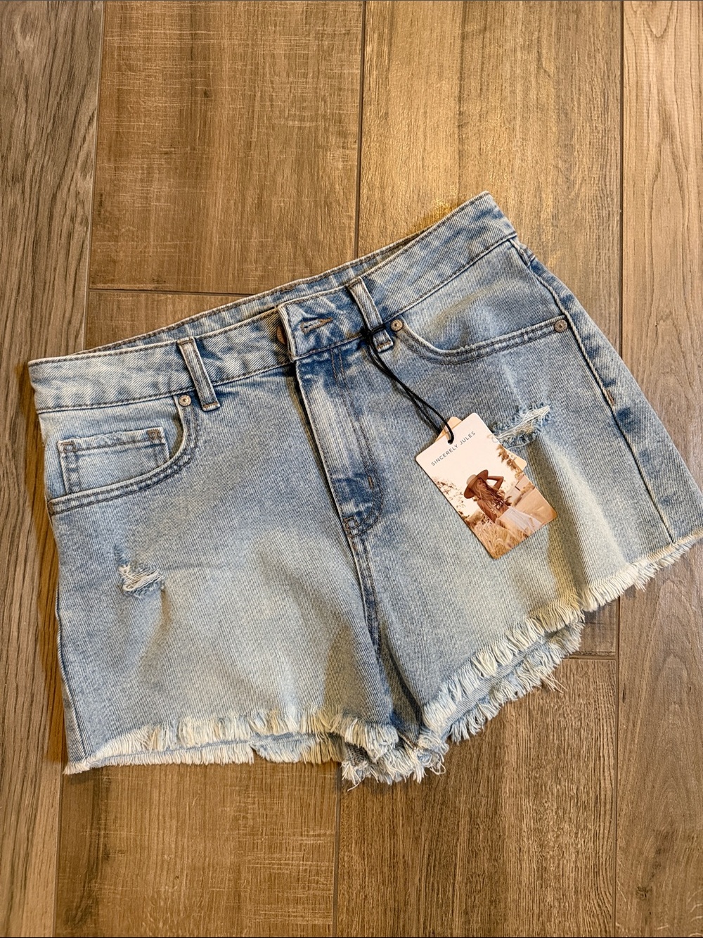 NWT Sincerely Jules Sz 28 Denim Frayed Hem Women's Shorts - Light Blue